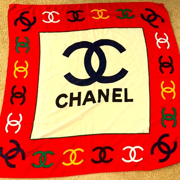 Authentic Chanel scarf 34 x 34”. Very good condition - Picture 1 of 6